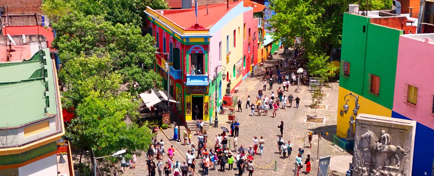 Calle Caminito en en barrio de La Boca, ciudad de Buenos Aires, Argentina